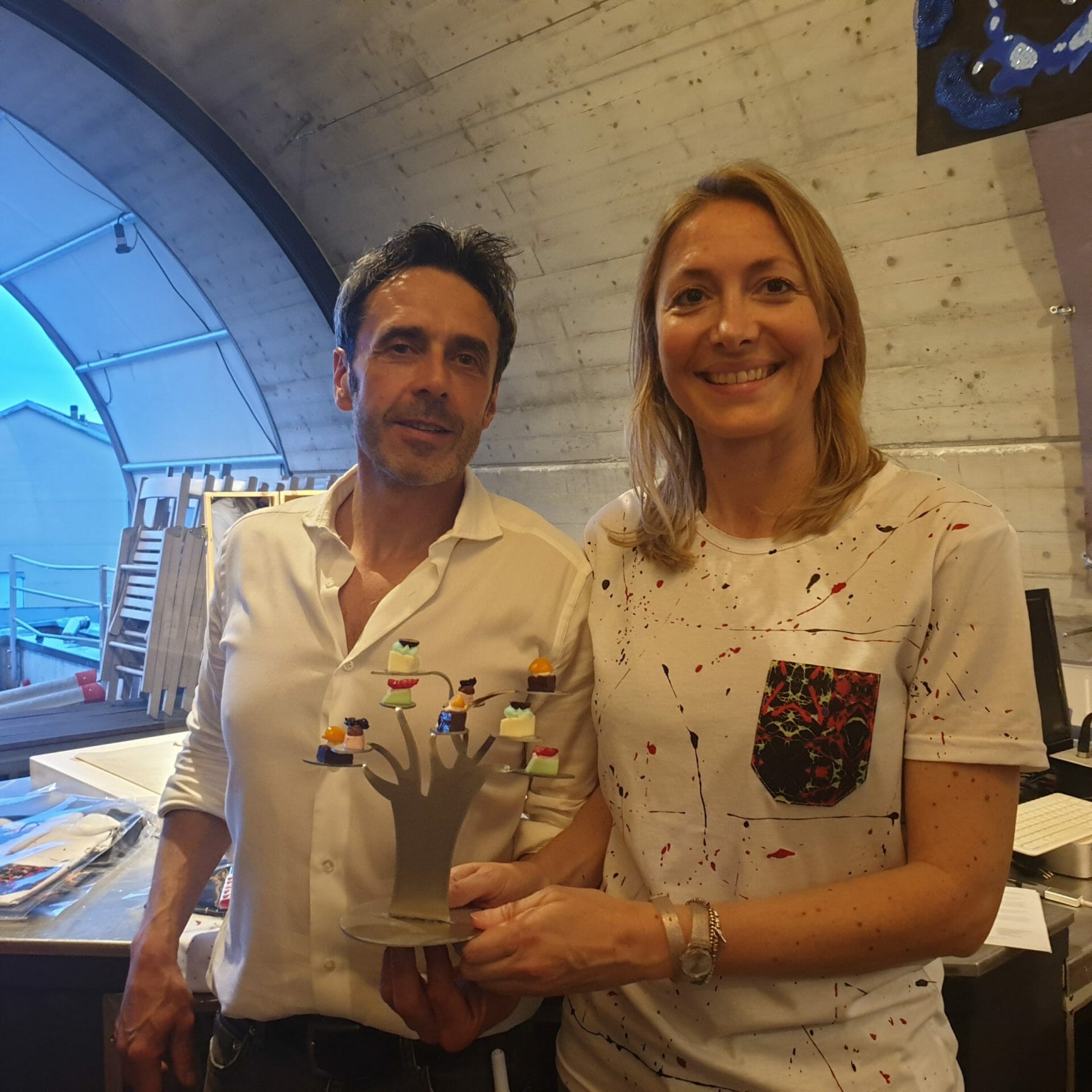 Paolo Barichello e Viola Erdini con il dessert Dolcevita